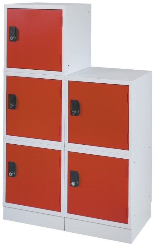 Lockers voorradig!