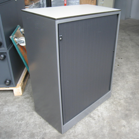 Ahrend roldeurkast 110 cm hoog  kleur zilvergrijs