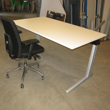 Ahrend Essa bureau 160 x 80 cm