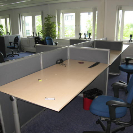 Ahrend 500 bureau 180 x 80 cm met zilvergrijs onderstel