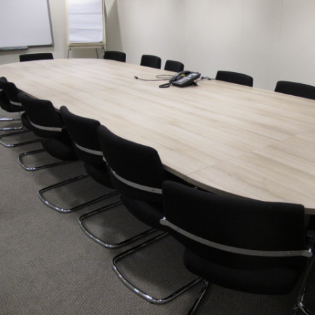 Ahrend Mehes vergadertafel 480 x 160 cm Ahrend Mehes vergadertafel 480 x 160 cm