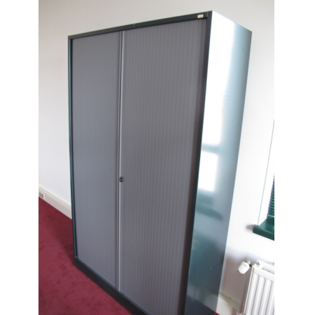 Ahrend roldeurkast 195 cm hoog donkergrijze ombouw Ahrend roldeurkast 195 cm hoog donkergrijze ombouw