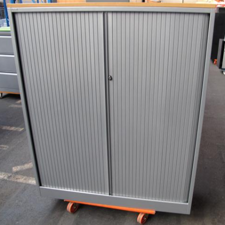Ahrend zilvergrijze roldeurkast 143 cm hoog Ahrend zilvergrijze roldeurkast 143 cm hoog