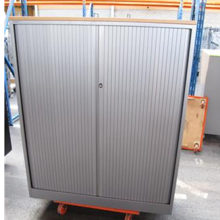 Ahrend zilvergrijze roldeurkast 143 cm hoog Ahrend zilvergrijze roldeurkast 143 cm hoog