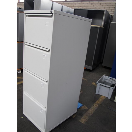 Brink 4-ladekast 135 cm hoog Brink 4-ladekast 135 cm hoog