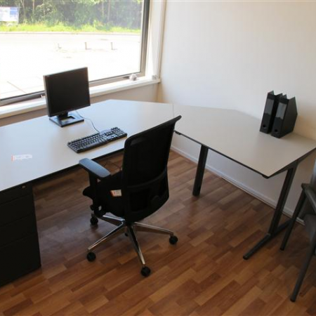 Ahrend Mehes hoekbureau 240 x 160 cm met volkern zand mêlee blad Ahrend Mehes hoekbureau 240 x 160 cm met volkern zand mêlee blad