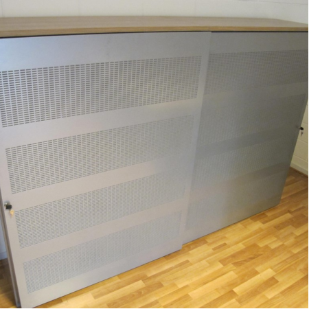 Robberechts akoestische schuifdeurkast zilvergrijs Robberechts akoestische schuifdeurkast zilvergrijs