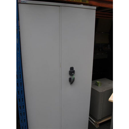 Polifer brandvertragende draaideurkast 195 cm hoog lichtgrijs Polifer brandvertragende draaideurkast 195 cm hoog lichtgrijs