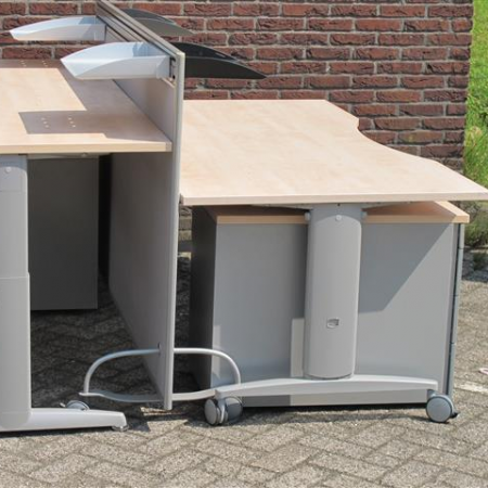 Markant Delta Click bureau 180 x 90 cm, zilvergrijs onderstel Markant Delta Click bureau 180 x 90 cm, zilvergrijs onderstel