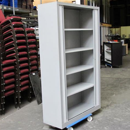 Markant V-store roldeurkast 195 cm hoog Markant V-store roldeurkast 195 cm hoog