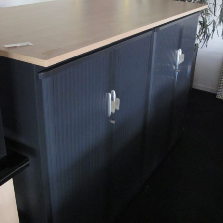 Steelcase roldeurkast 143 cm hoog Steelcase roldeurkast 143 cm hoog