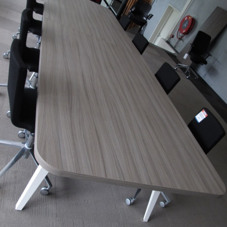 Spider vergadertafel 400 x 120 cm, wit onderstel Spider vergadertafel 400 x 120 cm, wit onderstel