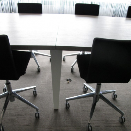 Spider vergadertafel 400 x 120 cm, wit onderstel Spider vergadertafel 400 x 120 cm, wit onderstel