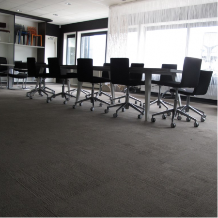 Spider vergadertafel 400 x 120 cm, wit onderstel Spider vergadertafel 400 x 120 cm, wit onderstel