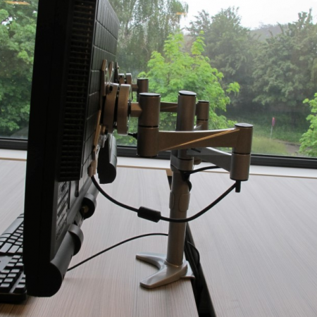 Newstar monitorarm dubbel nieuw Newstar monitorarm dubbel nieuw