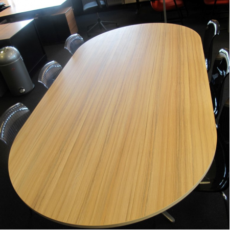 Ahrend Mehes vergadertafel 240 x 120 cm Ahrend Mehes vergadertafel 240 x 120 cm