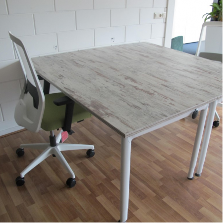 Ahrend 500 bureau 160 x 80 cm met wit onderstel