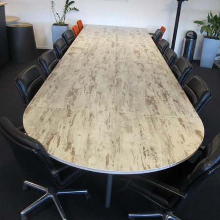 Ahrend Mehes vergadertafel 560 x 160 cm Ahrend Mehes vergadertafel 560 x 160 cm