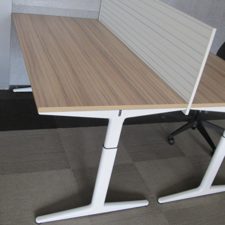 Ahrend Mehes bureau met nieuw blad 160 x 80 cm