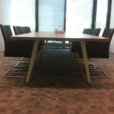 Spider vergadertafel 400 x 140 cm nieuw Spider vergadertafel 400 x 140 cm nieuw