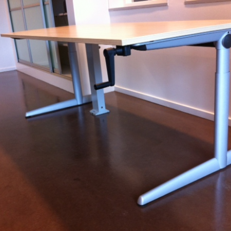 Ahrend 500 slingerbureau 180 x 80 cm Ahrend 500 slingerbureau 180 x 80 cm