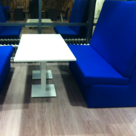 Treinbank 160 x 160 cm nieuw Treinbank 160 x 160 cm nieuw