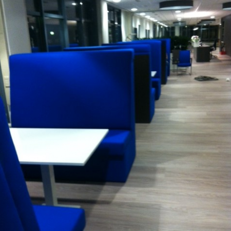 Treinbank 160 x 160 cm nieuw Treinbank 160 x 160 cm nieuw