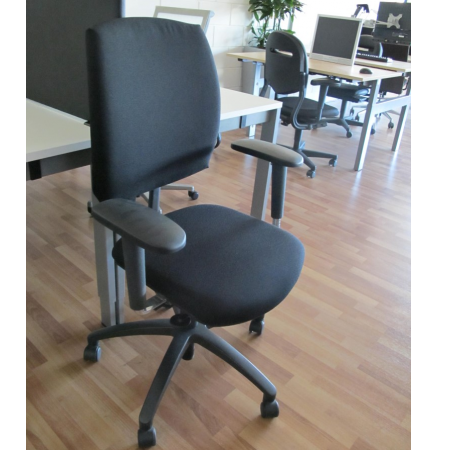 Drabert bureaustoel met nieuwe stoffering Drabert bureaustoel met nieuwe stoffering