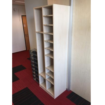 Postvakkenkast met variabele legborden hout Postvakkenkast met variabele legborden hout