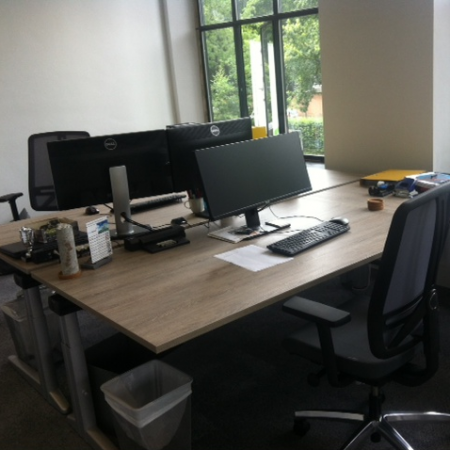 Ahrend Essa hoekbureau met nieuw blad Ahrend Essa hoekbureau met nieuw blad