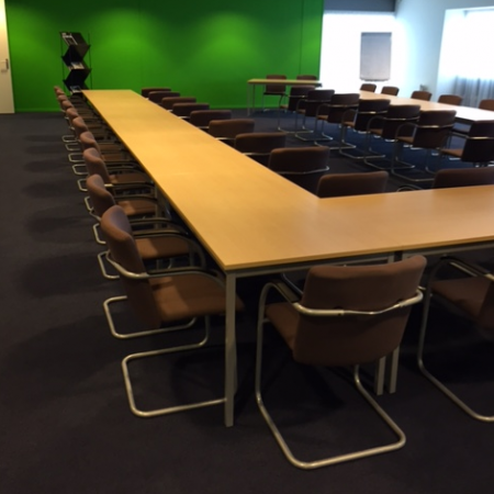 Complete vergaderkamer inrichting De Valk en Lande Cole Complete vergaderkamer inrichting De Valk en Lande Cole