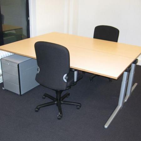 Ahrend Essa bureau met nieuw blad Ahrend Essa bureau met nieuw blad