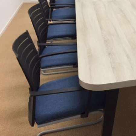 Steelcase vergaderstoel nieuw gestoffeerd Steelcase vergaderstoel nieuw gestoffeerd