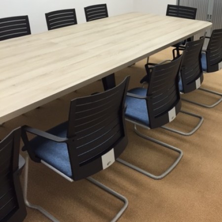 Steelcase vergaderstoel nieuw gestoffeerd Steelcase vergaderstoel nieuw gestoffeerd