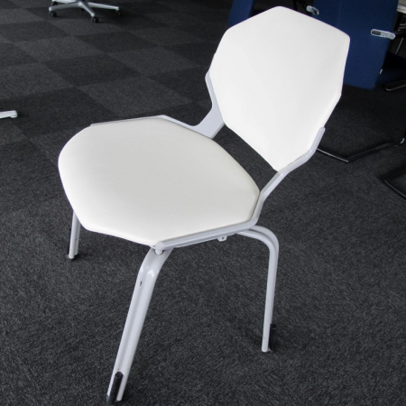 Kembo designstoel refurbished Kembo designstoel refurbished