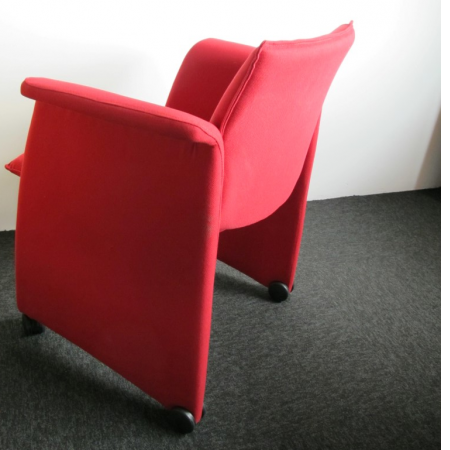Ahrend 265 bezoekersstoel nieuw gestoffeerd rood Ahrend 265 bezoekersstoel nieuw gestoffeerd rood