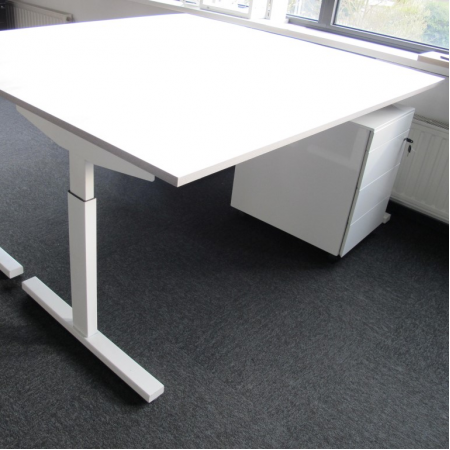 VD bureau hoogte instelbaar VD bureau hoogte instelbaar