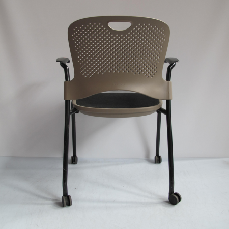 Herman Miller Caper Chair stapelstoel Herman Miller Caper Chair stapelstoel