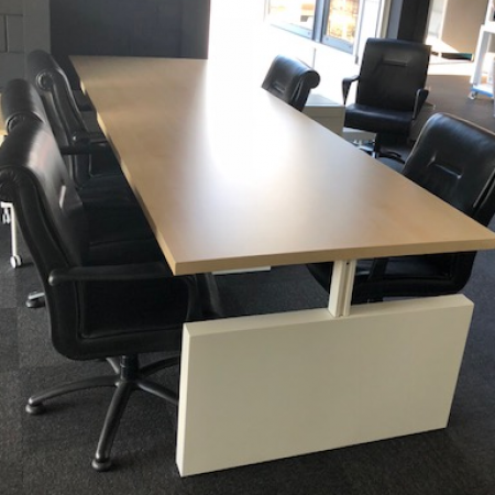 Kwadrant directiebureau/vergadertafel, nieuw Kwadrant directiebureau/vergadertafel, nieuw