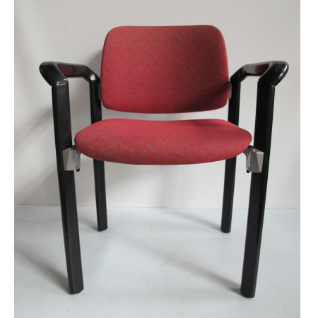 Thonet vergaderstoel rood Thonet vergaderstoel rood