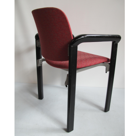 Thonet vergaderstoel rood Thonet vergaderstoel rood