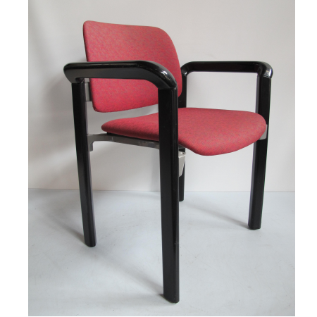 Thonet vergaderstoel rood Thonet vergaderstoel rood