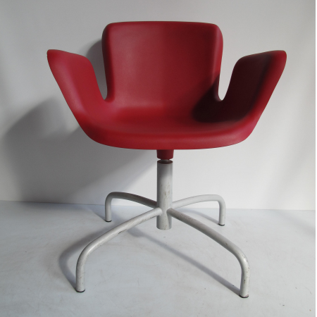 Cappellini Juli kuipstoel rood Cappellini Juli kuipstoel rood
