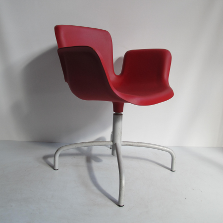 Cappellini Juli kuipstoel rood Cappellini Juli kuipstoel rood