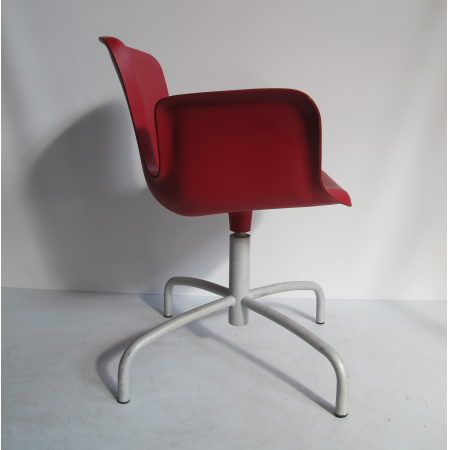 Cappellini Juli kuipstoel rood Cappellini Juli kuipstoel rood