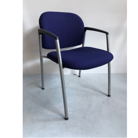 Ahrend 320 stapelbare vergaderstoel, blauw Ahrend 320 stapelbare vergaderstoel, blauw