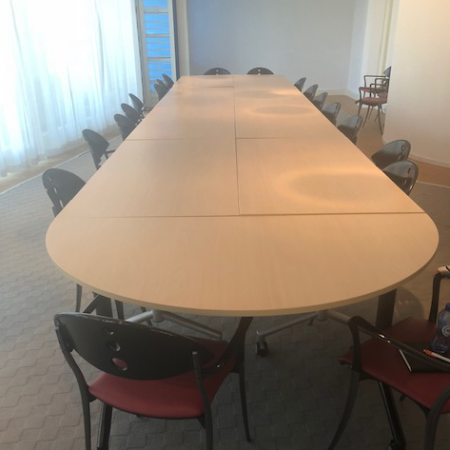 Kwadrant ovale verrijdbare tafel Kwadrant ovale verrijdbare tafel