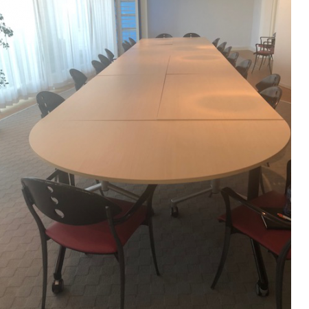 Kwadrant ovale verrijdbare tafel Kwadrant ovale verrijdbare tafel