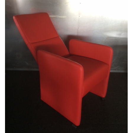 Kwadant leren fauteuil, nieuw Kwadant leren fauteuil, nieuw