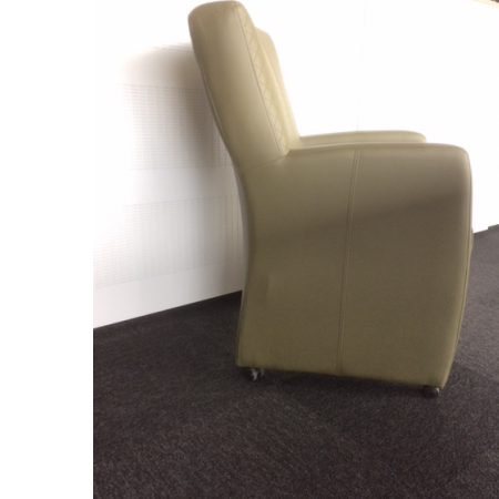 Kwadrant leren fauteuilnieuw, legergroen Kwadrant leren fauteuilnieuw, legergroen